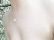 少妇白天勾搭小哥哥野外大战