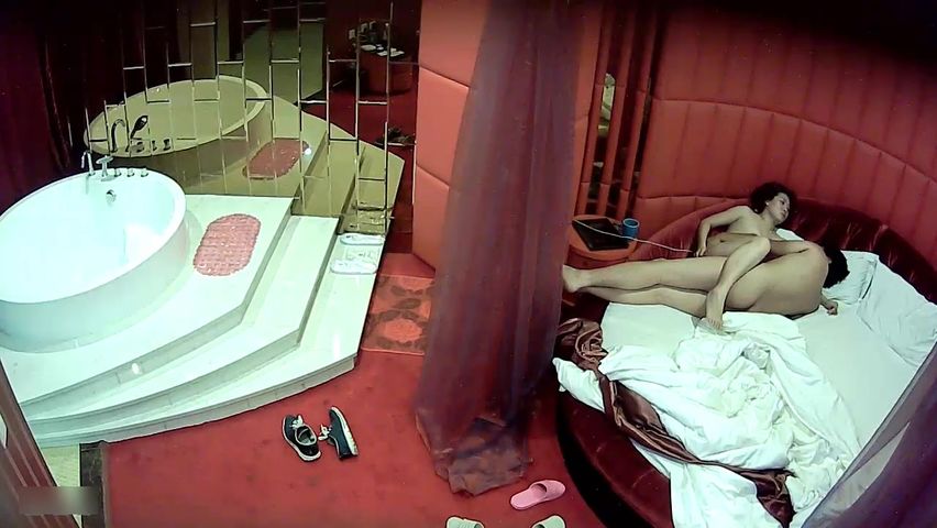 公司副总与女策划开房搞破鞋