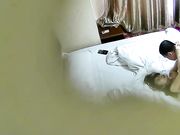 光头哥口活了得把妹子舔的欲火焚身