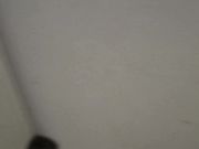 厕所跟拍 妹子尿完照镜子美吗