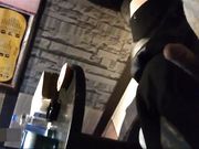 可爱小美女与欧巴包厢里脱裤子让美女吃屌回宾馆戴上套就草