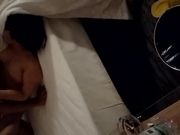 和老铁在酒店一起玩风骚大奶人妻少妇前后双洞齐开