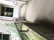 技校女厕偷窥拍完出来假装打电话拍脸