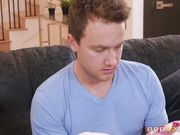 在卫生间让儿子内射自己的淫荡继母