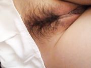 经常自慰的少女逼逼已经从容纳一根手指变成了两根被开发的很好