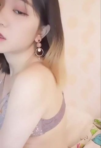 身材不错美乳女主播全裸直播秀毛毛比较多逼逼粉嫩