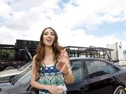 拖车场里大屌狂插辣妹的小粉穴钱不够都是要肉偿的