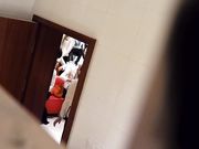 大型活动现场后台厕拍 美女们有说有笑的都很开心啊