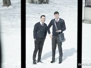 漂亮的妹子春心难耐勾引两个同学玩性爱游戏速插三穴火力全开