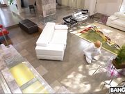 美少妇享受十八英寸长粗如手臂的大鸡巴