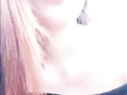 网红美女剧情演绎户外勾引离异的大叔在车来车往的路边做爱