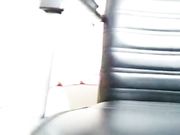 白色丝袜椅子上自慰扣震动舌头高强度震动高潮喷水