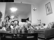 破解摄像头偷窥洗澡出来的美少妇和留着小胡子的老公在沙发啪啪