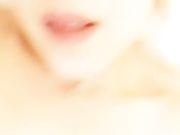 大奶美少妇性感吊带黑丝沙发上自摸扣逼出水秀