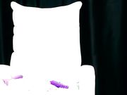 很是风骚的女主播自慰工具一大堆随便换着用自慰插穴