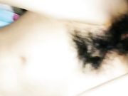 这个小姐姐真是非常的骚都还没脱掉内裤就开始流水