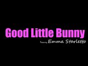 哥哥的大肉棒把兔女郎的小粉穴插到淫水直流