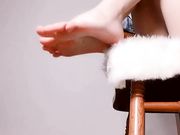 美女小熊背心牛仔裤三点全露酷可爱自慰自拍