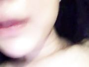 淫荡少妇全裸自摸秀到窗边自摸呻吟边摸边叫老公很是诱惑