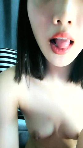 十分仙女可爱小美女全裸特写逼逼手指插逼道具自慰