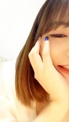 小草莓可爱小姐姐全裸发骚揉奶笑起来很美