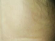 嫩逼女友因插的太深老是用手推我让我慢点