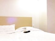 约炮健身馆经常一块锻炼的少妇身材苗条很耐草