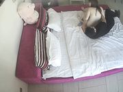 眼镜妹被很强势的四眼小青年抠的淫叫受不了崛起肥臀边打边干叫的诱人