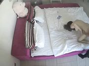 眼镜妹被很强势的四眼小青年抠的淫叫受不了崛起肥臀边打边干叫的诱人