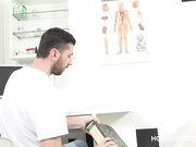 检查一下我的胸部，医生！