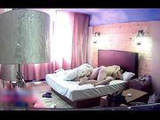 白皙Ｄ奶少妇酒店叉开双腿被姘头无套狂肏