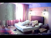 白皙Ｄ奶少妇酒店叉开双腿被姘头无套狂肏