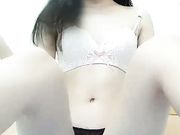 高职抖音妹大胆自拍爽抠鲍鱼流出淫荡的浆汁妹子素颜