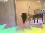 成都某健身俱乐部大屌健身教练和长发女妹子浴室湿身做爱