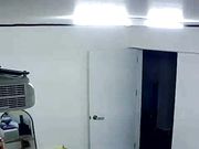 破解家庭网络摄像头偷窥系列：饥渴少妇搞硬老公鸡巴过性生活