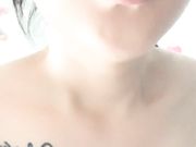 少妇自慰秀 粉嫩尖尖奶子开裆丝袜沙发上跳蛋震动