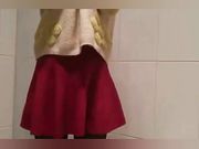 卫生间里与穿着性感黑丝的老师啪啪 口暴吞精插插直叫爽