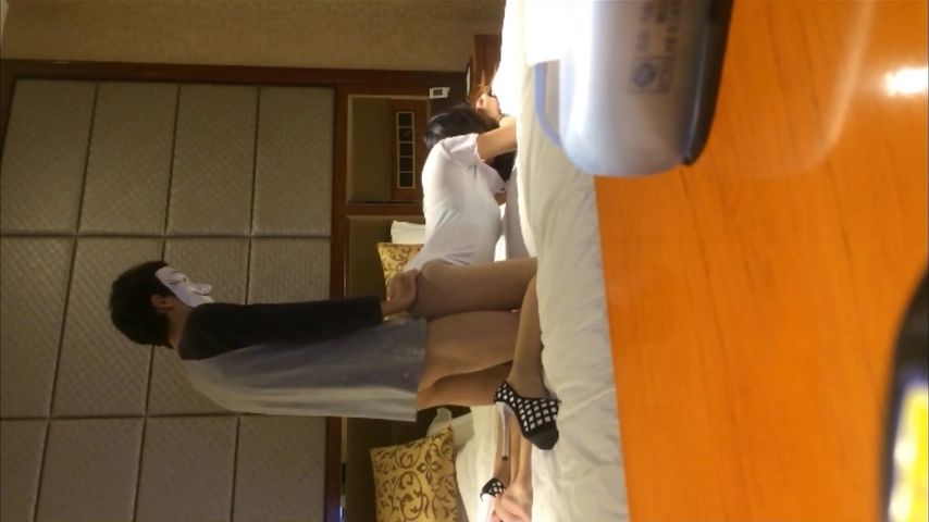 极品女神护士装制服诱惑与大屌猛男激情做爱 高跟灰袜