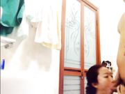 漂亮女神老师洗手间偷偷和第一次来家的男友肏逼自拍,强忍着兴奋不敢大叫!