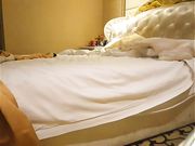 宾馆约炮啪啪粉色袜子很害羞的良家少妇