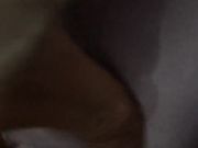 某大学学长带着性感丝袜短裙小师妹酒店啪啪,开始害羞不怎么玩,把逼逼摸出水后,隔着内裤插了进去,极品骨感美女!