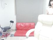 3姐妹身材颜值爆表 揉乳晃腰扭臀跳艳舞勾引你 还表演口技