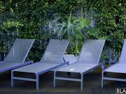 颜值不错的黑长直妹子风情诱惑拍完照后大长腿挡不住鸡动啪啪狠操啊