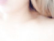 躺在床上被大鸡巴猛猛的操 内射 手指抠逼高潮喷水