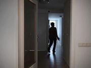 老牛吃嫩草眼镜大叔上楼和白嫩小美女啪啪 上位骑乘自己动69互舔后入猛插