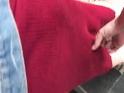 跟美女炮友在快餐店的厕所里做爱