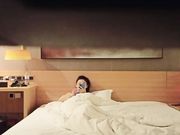 大屌猛男爆插体型较小漂亮的年轻小美女,各种姿势狠狠干