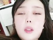 十八岁清纯脸少女水手服大清早和小男友打晨炮被干哭了