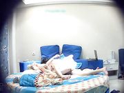 美女主动出击坐在上面操！