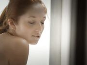 用T裤把猛男双手绑住脱光在他面前挑逗他最后被狠狠干了